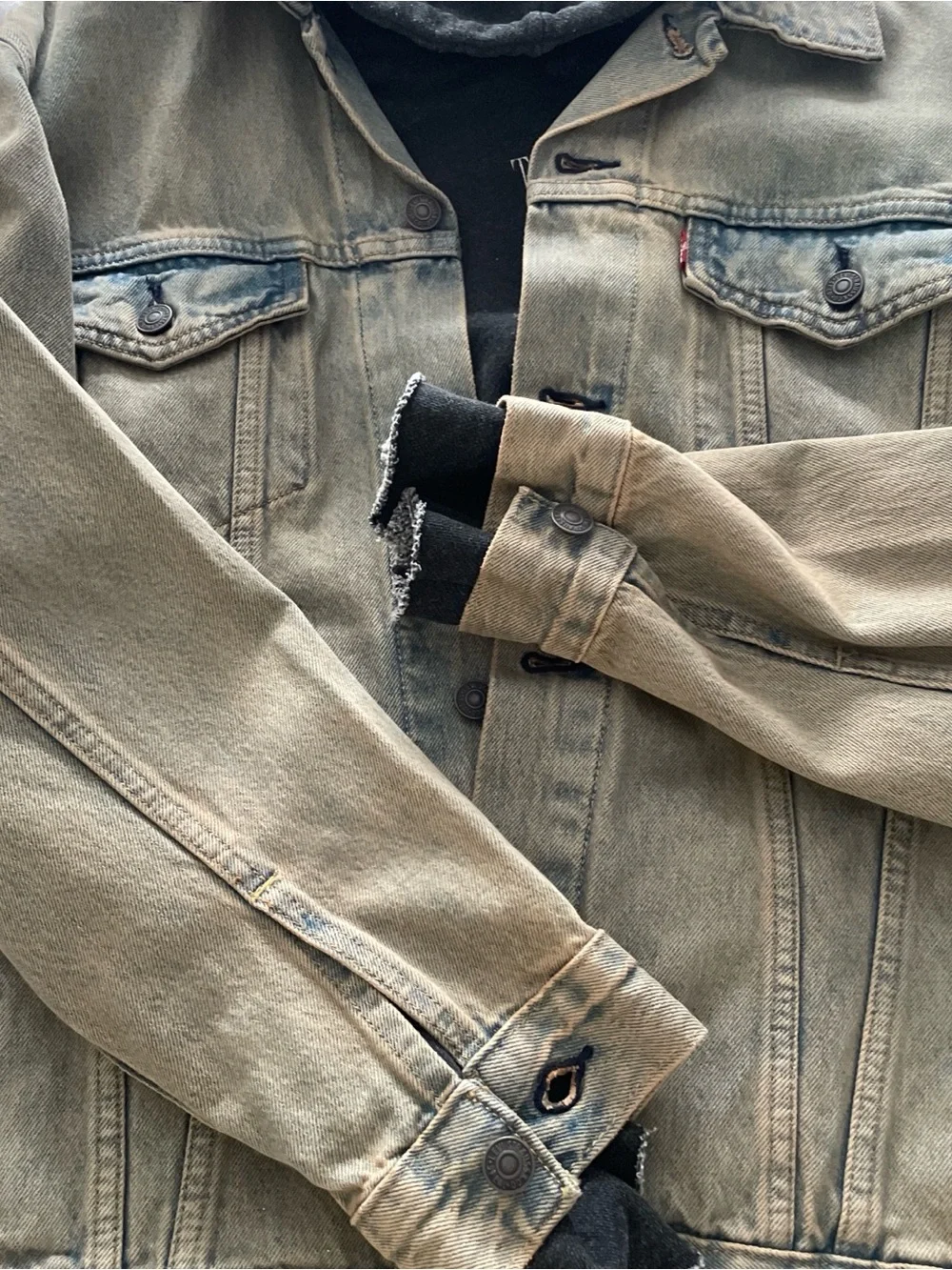 Levi's Men's Faded Light Blue Denim Jacket - Picture 5 of 5
